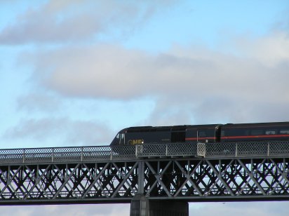 GNER Intercity 125 on Tay Bridge